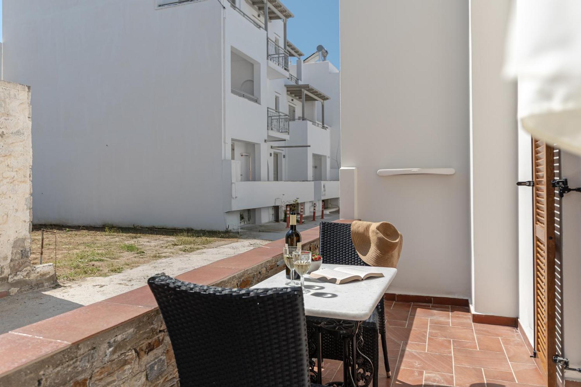 Kallisti Studios Naxos City Kültér fotó